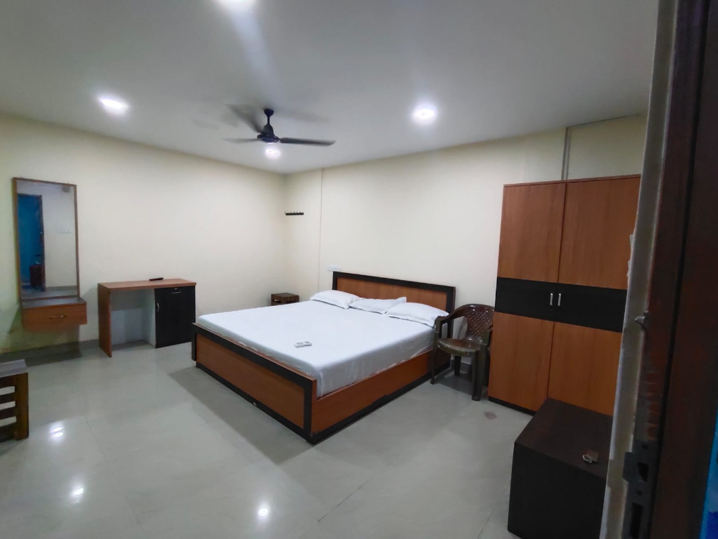 Double Bedroom (AC) gallery image 3